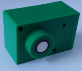 Industri&euml;le ultrasone niveausensor op korte afstand voor vloeistofniveau 