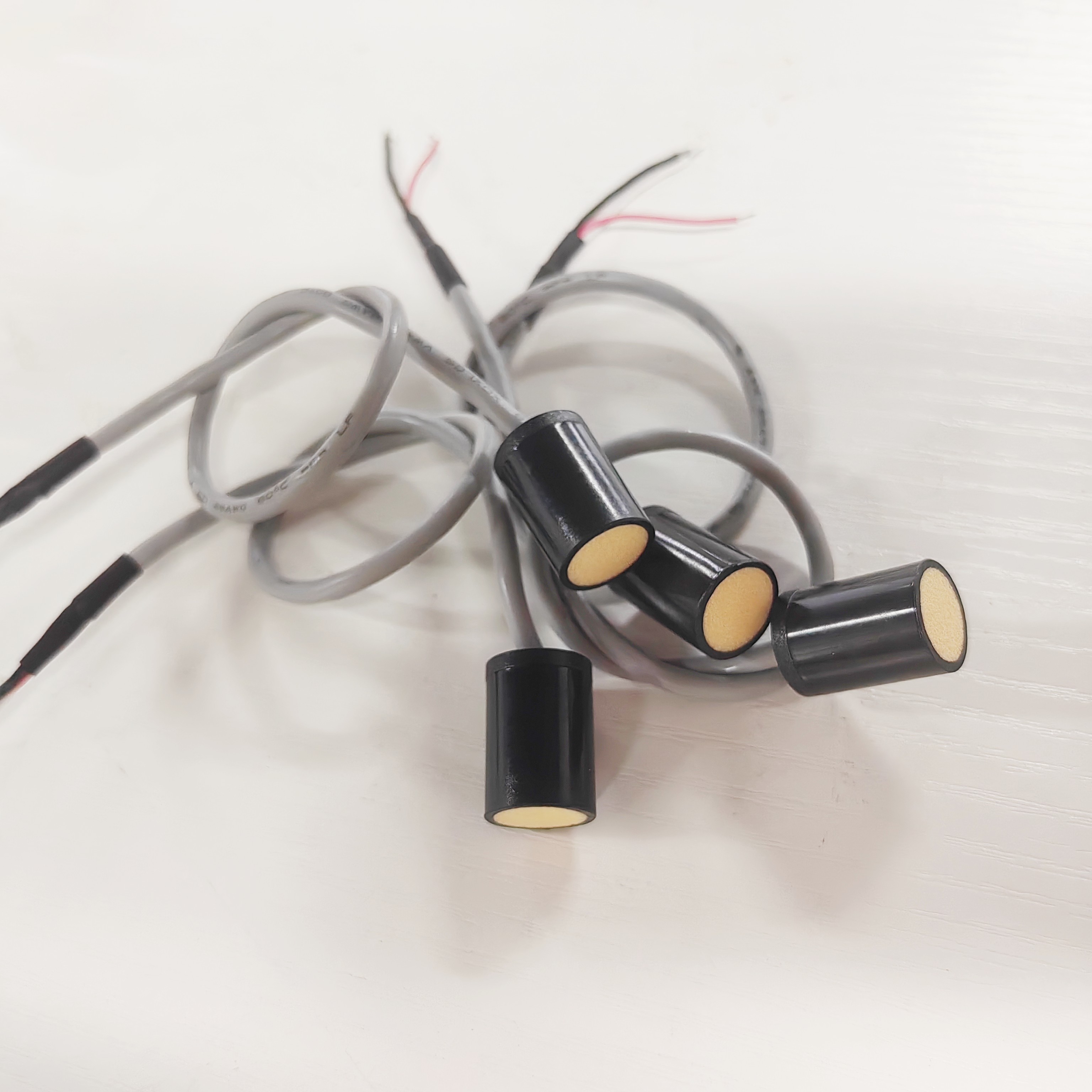 Lager 200Khz ultralydsvinger for avstandsm&aring;ling
