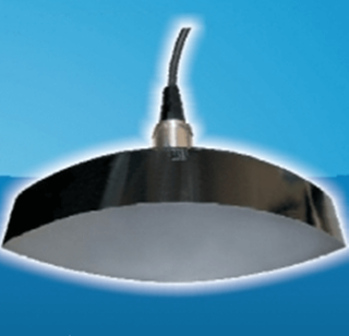 200 kHz l&auml;hett&auml;v&auml; vedenalainen akustinen muunnin syvyyden mittaamiseen